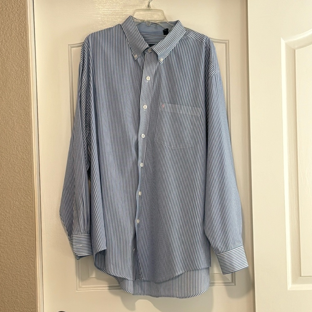 Men’s L/S Izod Button Down shirt. Punk logo. Size 2XL. Like new. Smoke free home